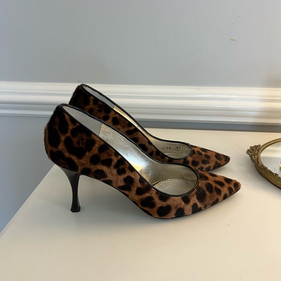 Dolce & Gabbana Leopard Pony Pumps - Picture 2 of 11